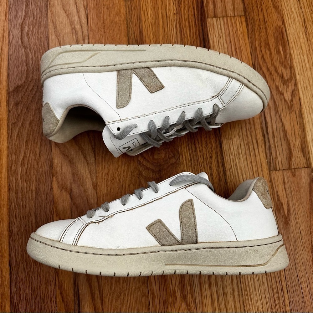 Veja Urca Nautico Lace Up Side Logo Sneaker White Grey Womens Size 10 - Picture 2 of 11